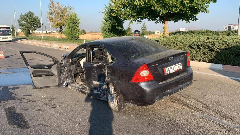 Karaman’da feci kaza! Aracın motoru böyle fırladı 4